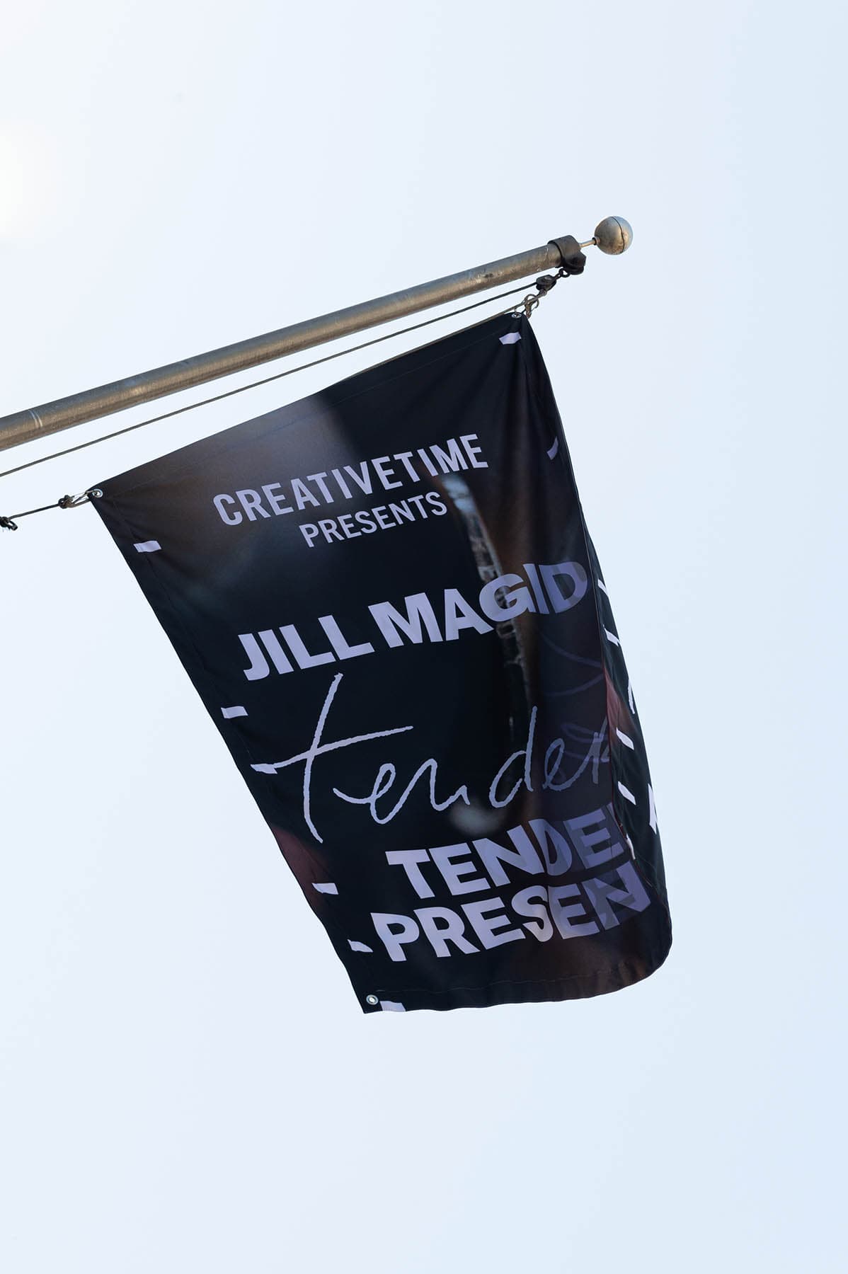 Jill Magid, Tender Presence, 2022
Performance and installation presented by Creative Time at The Dime Savings Bank of Williamsburg
Image courtesy the artist, Creative Time, and LABOR, Mexico City
photography: Daniel Salemi