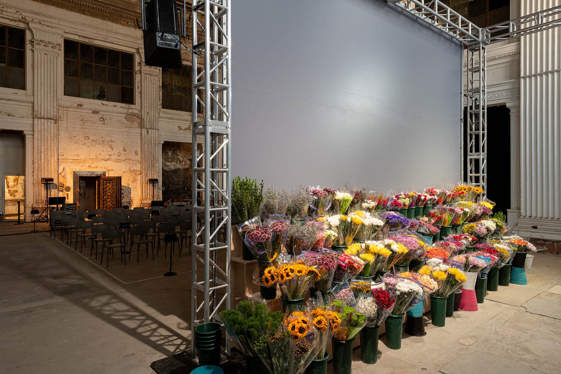 Jill Magid, Tender Presence, 2022
Performance and installation presented by Creative Time at The Dime Savings Bank of Williamsburg
Image courtesy the artist, Creative Time, and LABOR, Mexico City
photography: Daniel Salemi