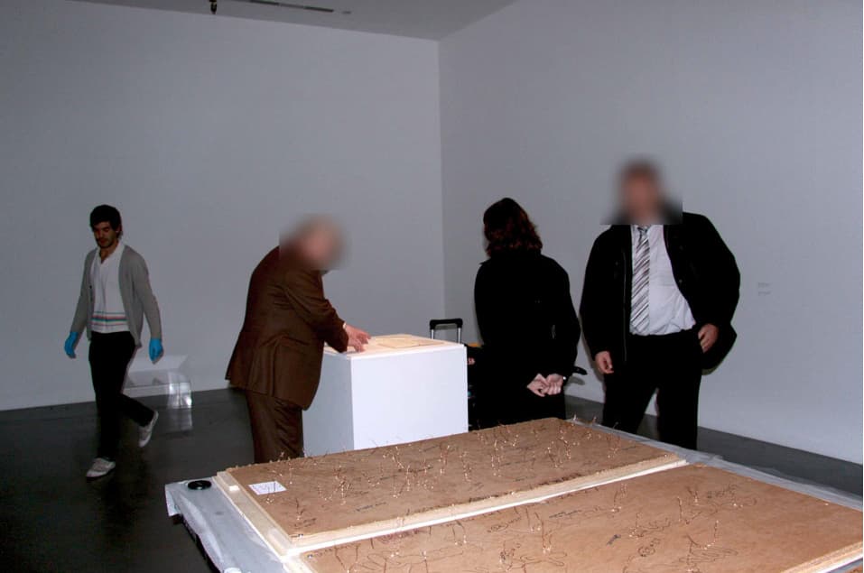 Dead Drop. The AIVD confiscates Becoming Tarden from the Tate Modern. January 2010.