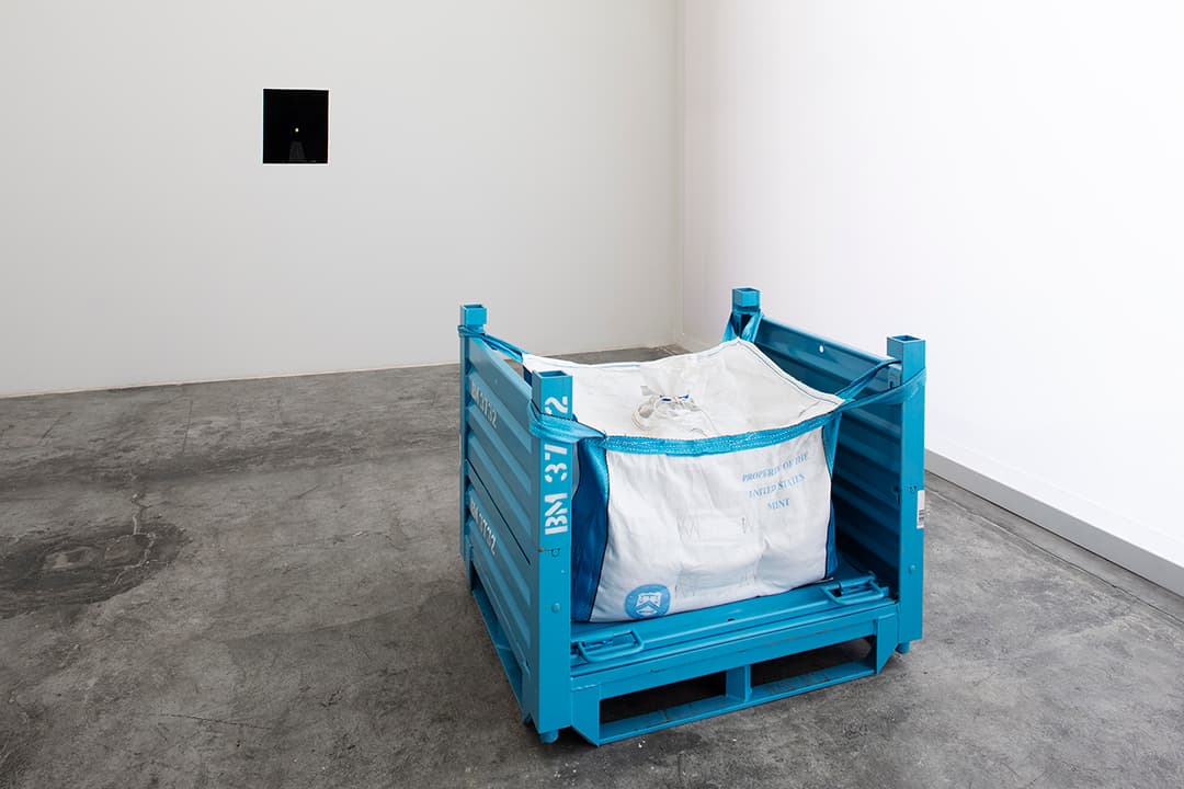 Jill Magid, 5 Centavos de Peso Mexicano / U.S. Mint Bulk Bag, 2022. Photography: Ramiro Chaves. Image courtesy the artist and LABOR, Mexico City